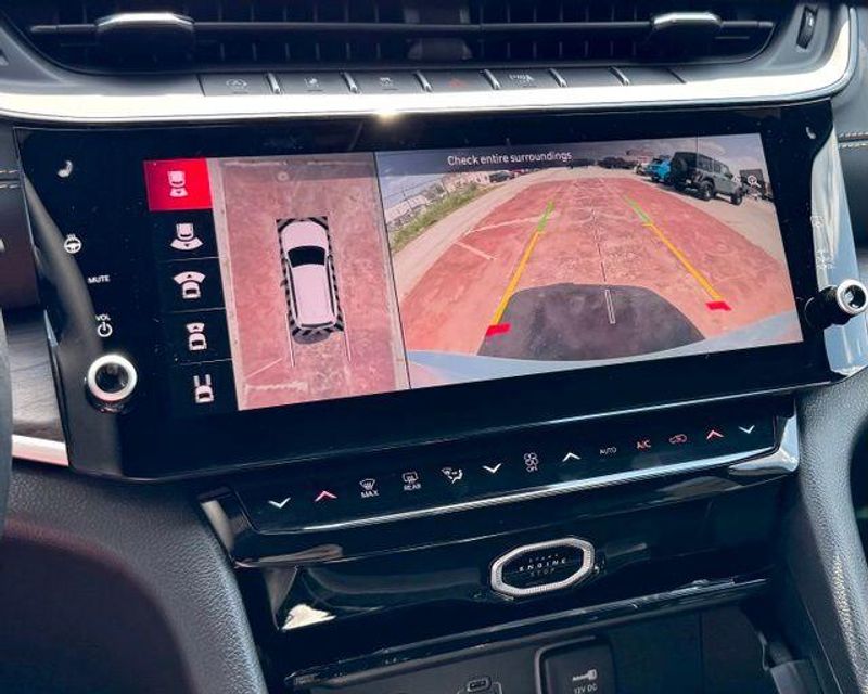 New 2026 Jeep Grand Cherokee 85th Anniversary Edition 4x4Image 16