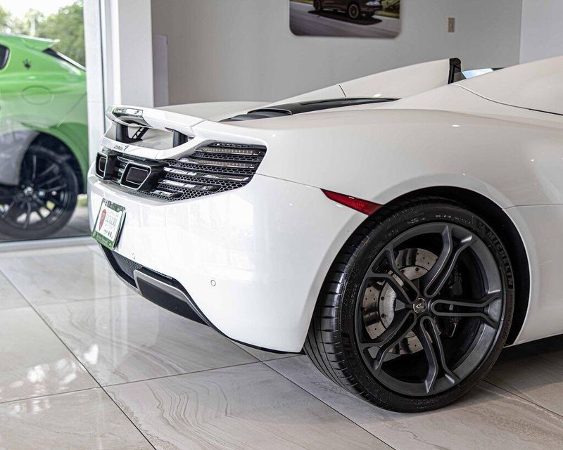 2014 Mclaren MP4-12C photo 13