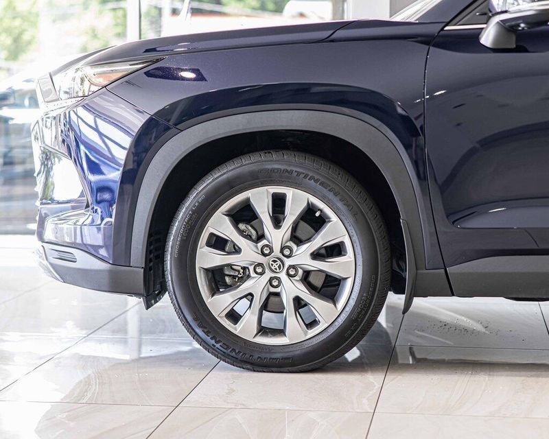 2024 Toyota Grand Highlander XLE photo 4