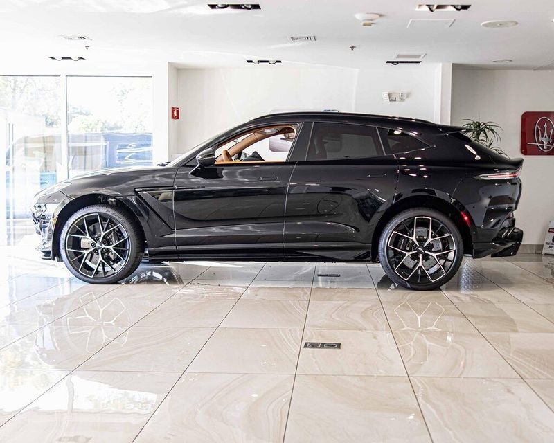 2026 Aston Martin DBX DBX707 photo 4