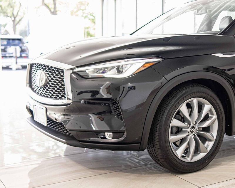 2019 Infiniti QX50 PURE AWD photo 3