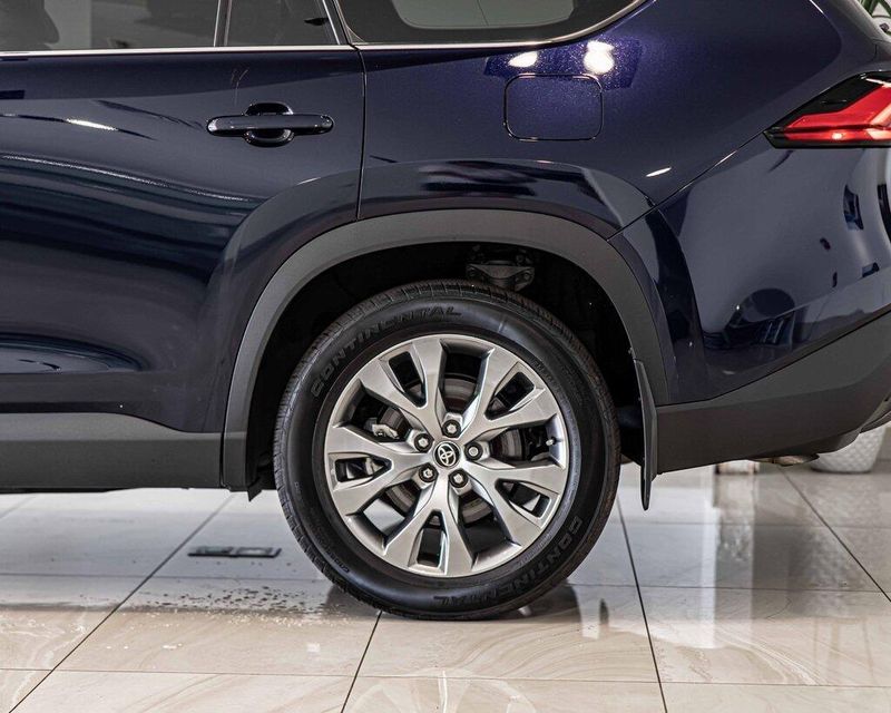 2024 Toyota Grand Highlander XLE photo 3