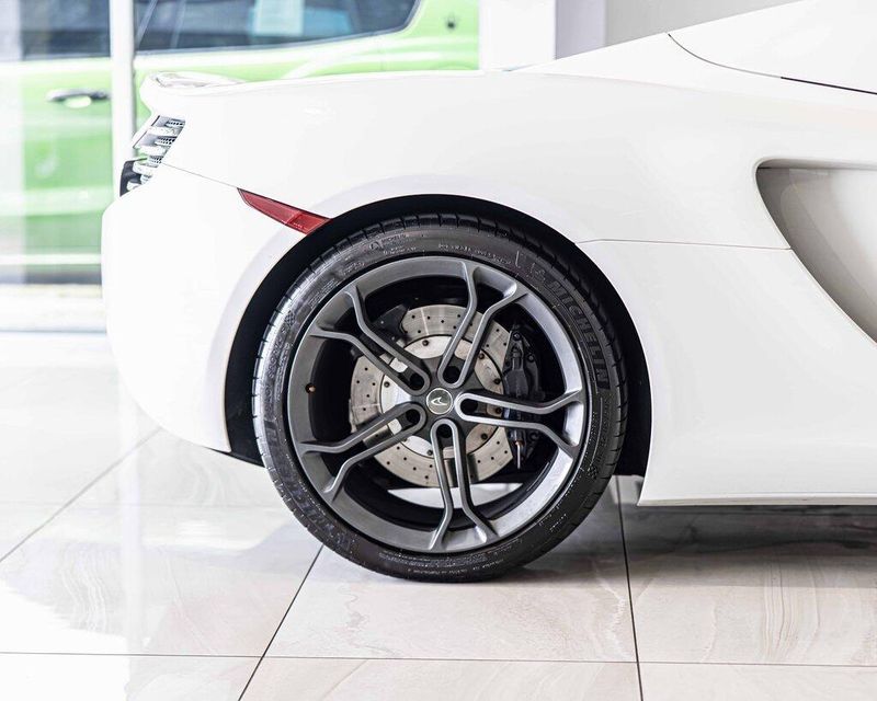 2014 Mclaren MP4-12C photo 12