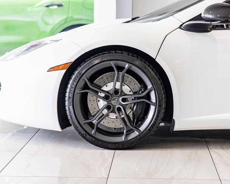 2014 Mclaren MP4-12C photo 9