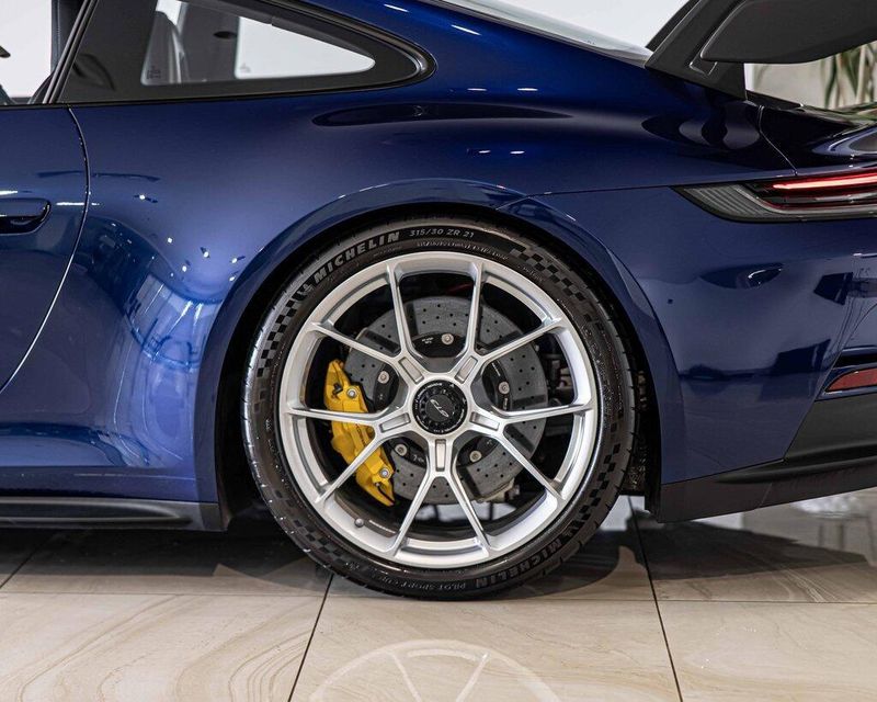 2023 Porsche 911 GT3 photo 8