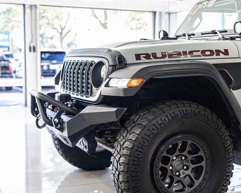 2023 Jeep Wrangler Rubicon photo 4