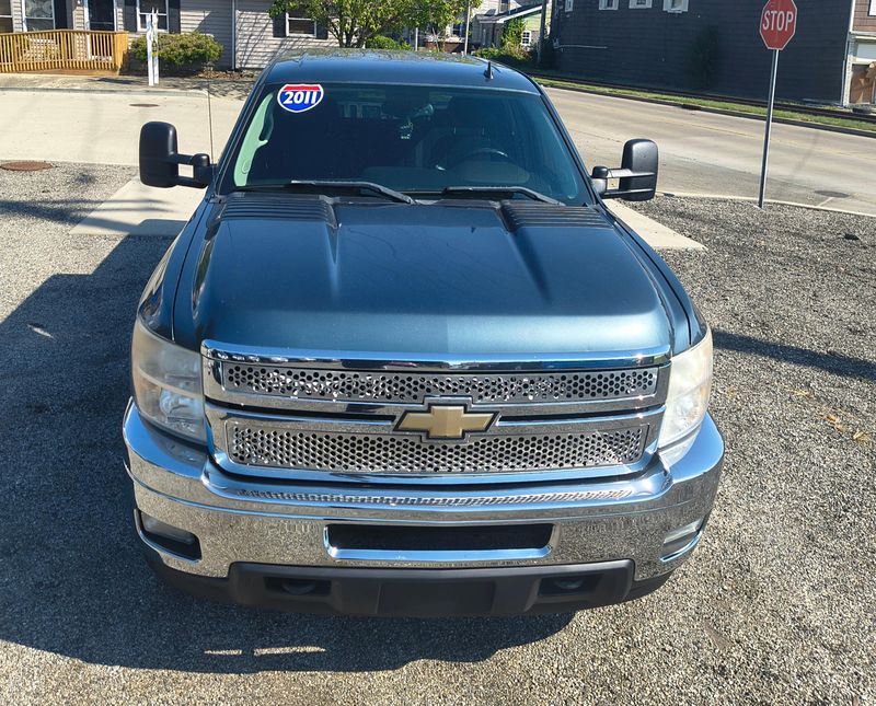 Used 2011 Chevrolet Silverado 2500HD Image 3