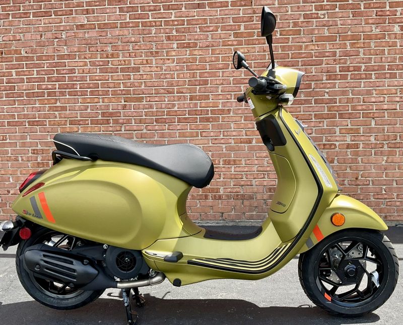 2024 Vespa Sprint S 150  Image 1