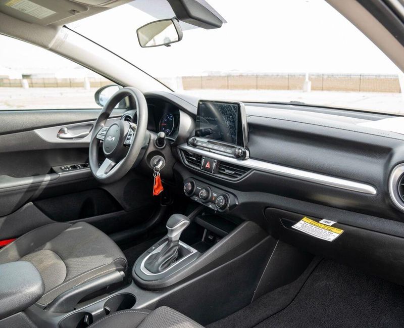 Used 2022 Kia Forte LXSImage 18