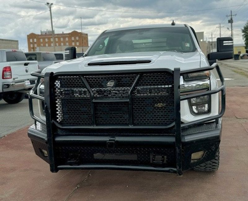 2022 Chevrolet Silverado 3500HD LTImage 2