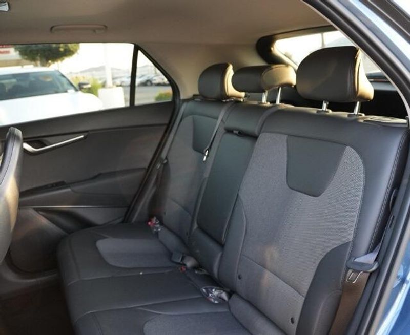 New 2025 Kia Niro EX TouringImage 14