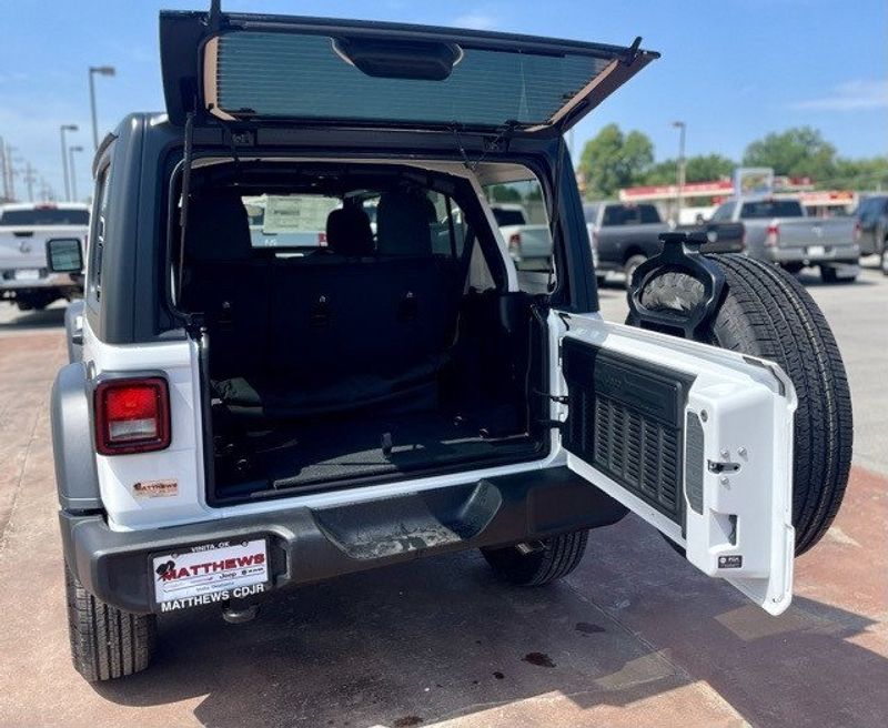 2024 Jeep Wrangler 4-door SportImage 12