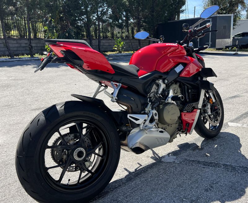 2021 Ducati Streetfighter V4 