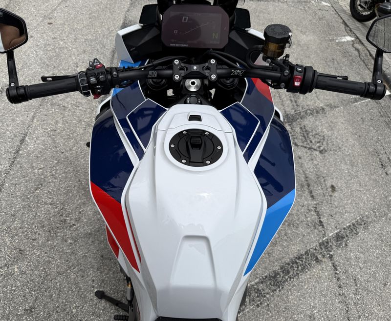 2025 BMW M 1000 XR 