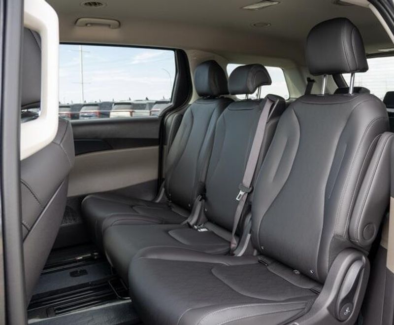 New 2026 Kia Carnival LXSImage 11