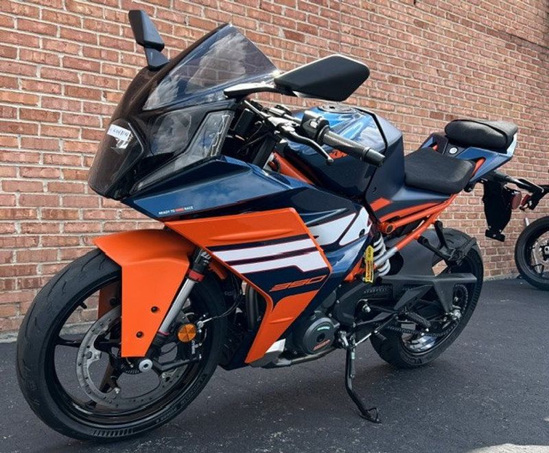 2024 KTM RC 390Image 5