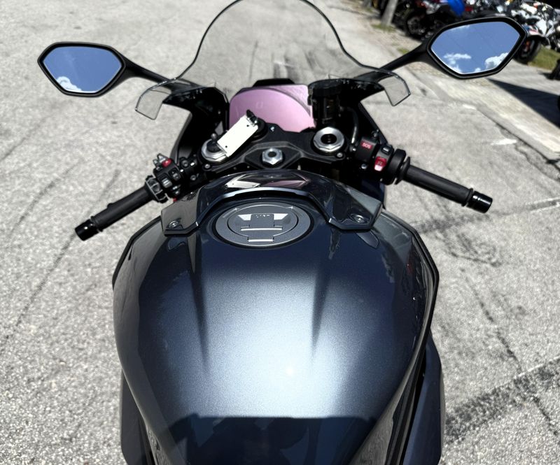 New 2025 BMW S 1000 RR 