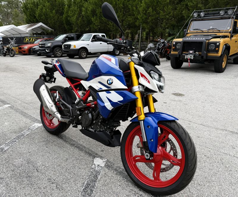 2025 BMW G 310 R