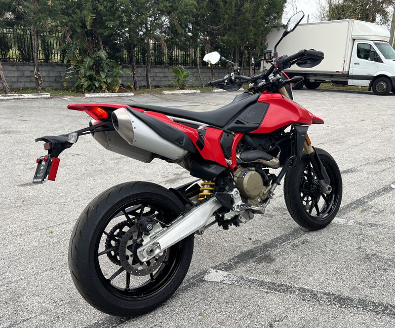 2024 Ducati Hypermotard