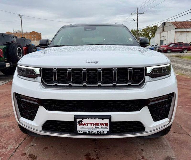 New 2027 Jeep Grand Cherokee L Summit 4x4Image 2