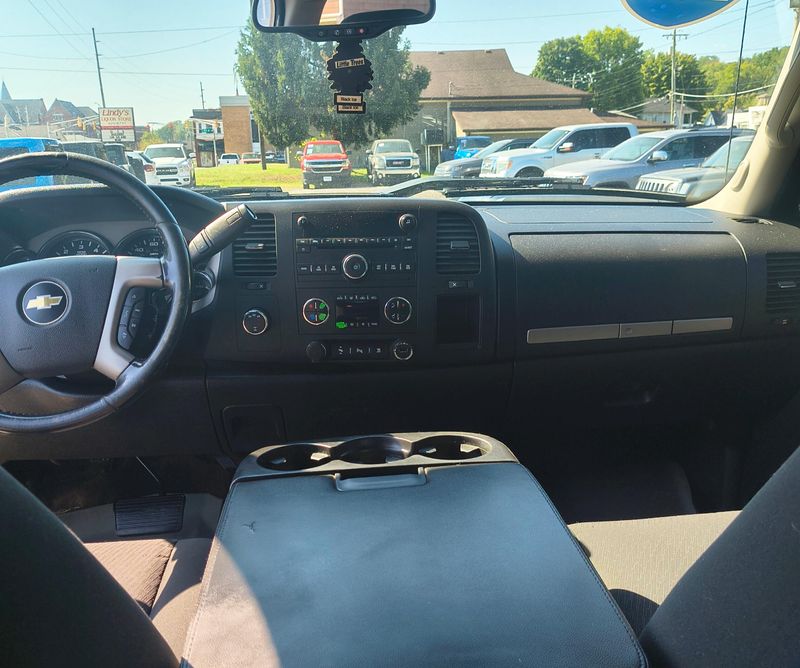 Used 2011 Chevrolet Silverado 2500HD Image 12