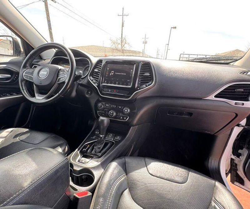 Used 2019 Jeep Cherokee LimitedImage 10