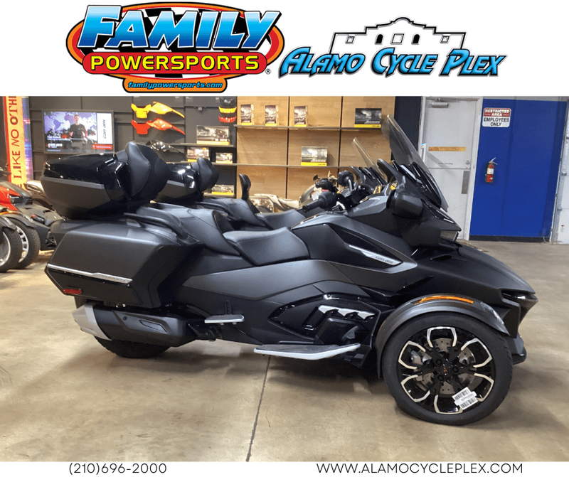2024 Can-Am SPYDER RT LIMITED CARBON BLACK WITH PLATINUMImage 1