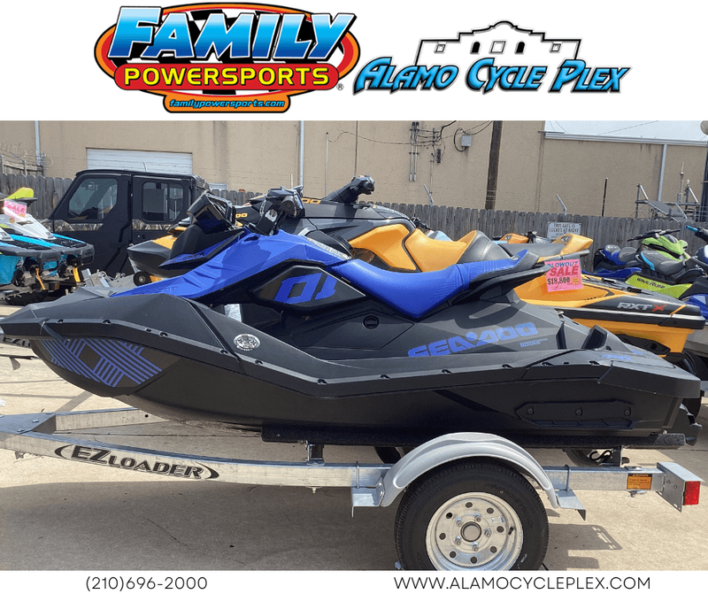 2023 SEADOO SPARK TRIXX 2UP ROTAX 900 HO ACE IBR AND AUDIO DAZZLING BLUE Image 1