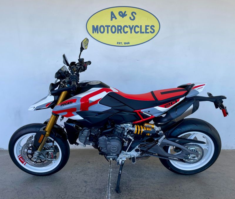 2026 Ducati HYPERMOTARD V2 SP