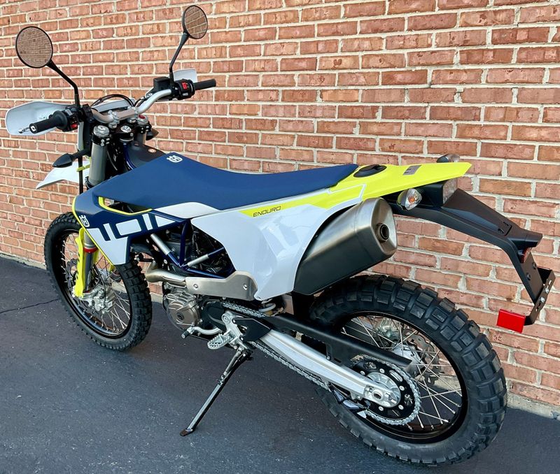 2024 Husqvarna Enduro 701Image 5