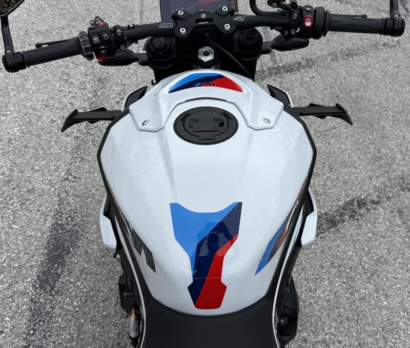 2026 BMW M 1000 R