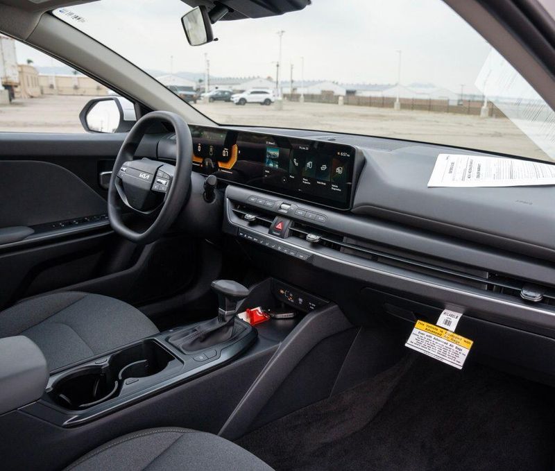 Used 2025 Kia K4 LXSImage 21