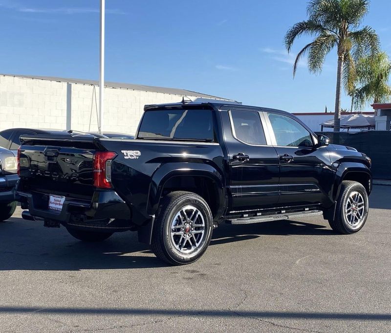 2024 Toyota Tacoma TRD SportImage 4