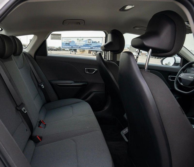 Used 2025 Kia K4 LXSImage 16