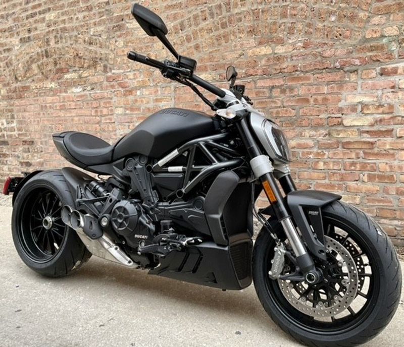 2023 Ducati XDiavel DarkImage 3