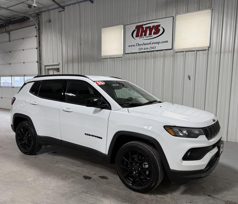 New 2026 Jeep Compass Latitude Altitude 4x4Image 1