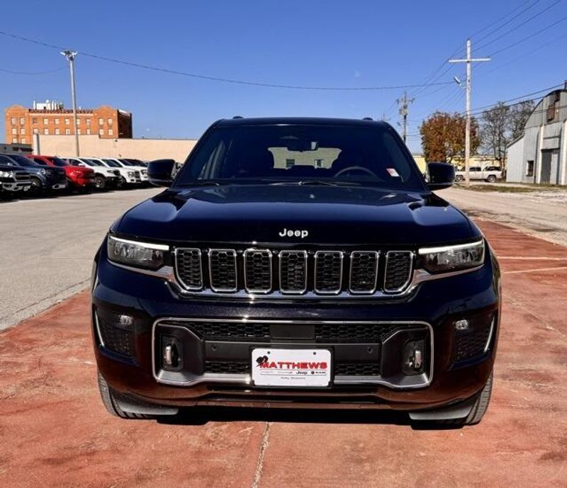 New 2025 Jeep Grand Cherokee Overland 4x4Image 2