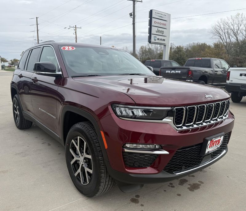 New 2025 Jeep Grand Cherokee Limited 4x4Image 42