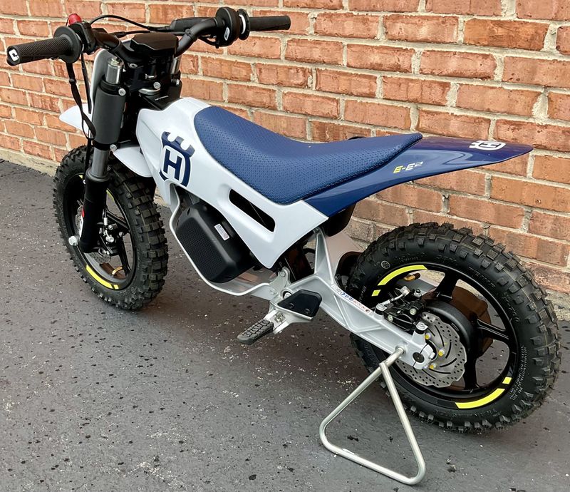 2024 Husqvarna EE 2Image 6