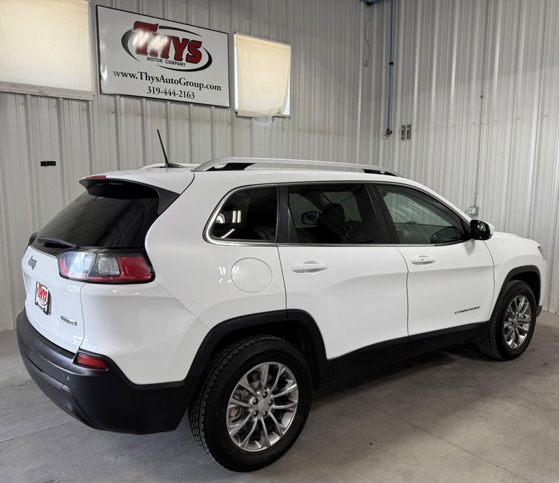 Used 2021 Jeep Cherokee Latitude PlusImage 3