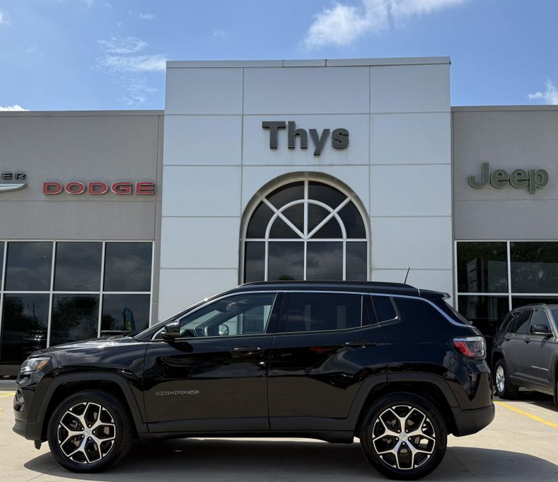 Used 2024 Jeep Compass LimitedImage 38