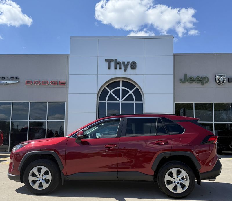 Used 2019 Toyota RAV4 LEImage 36