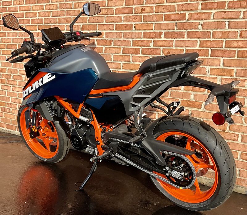 2024 KTM Duke 390Image 5