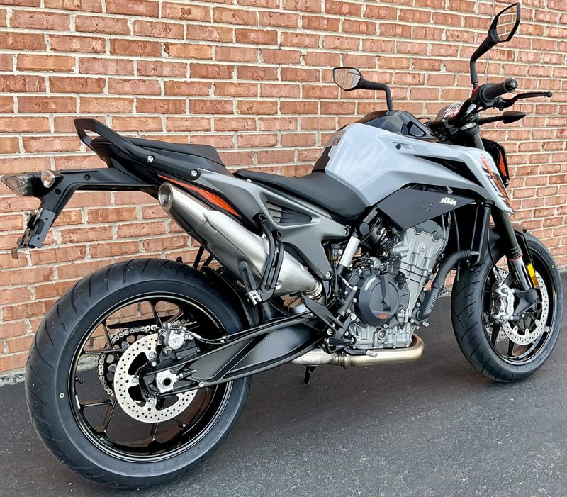 2024 KTM Duke 790Image 3