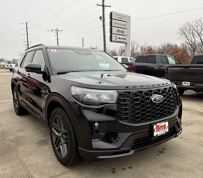 Used 2025 Ford Explorer ST-LineImage 39