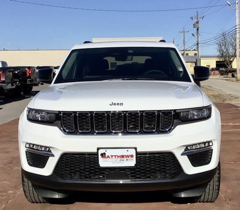 2024 Jeep Grand Cherokee Limited 4x4 in a Bright White Clear Coat exterior color and Global Blackinterior. Matthews Chrysler Dodge Jeep Ram 918-276-8729 cyclespecialties.com 
