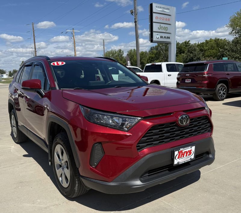 Used 2019 Toyota RAV4 LEImage 37