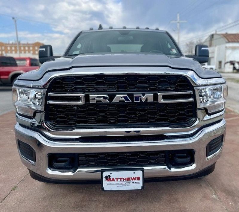 2024 RAM 3500 Tradesman Crew Cab 4x4 8