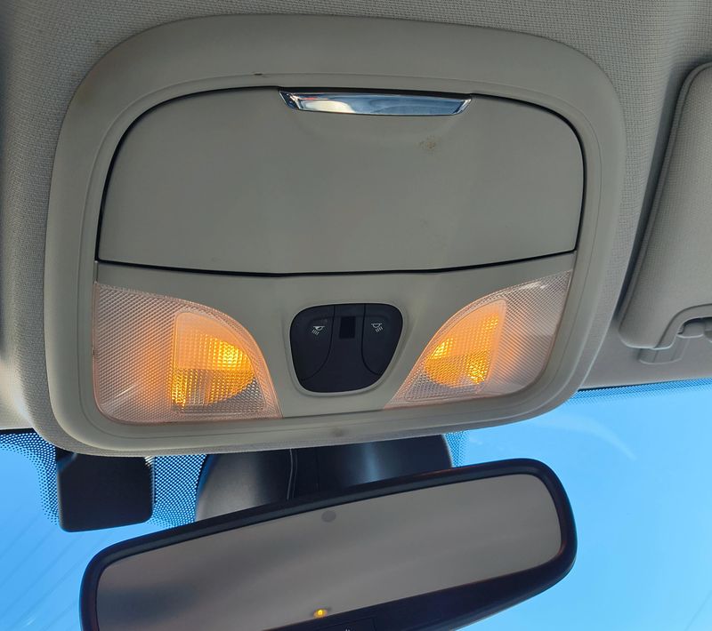 Used 2021 Jeep Cherokee Image 17