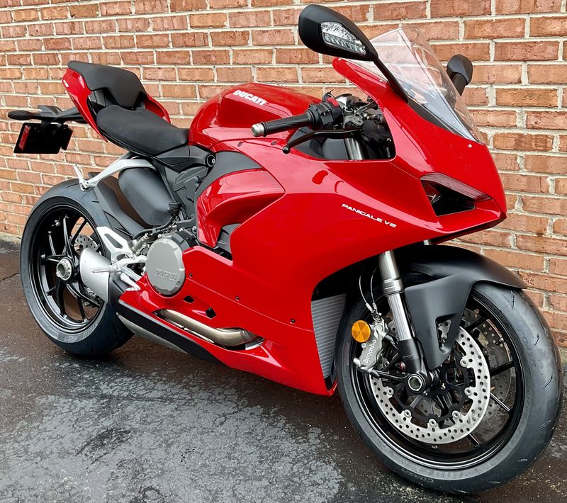 2025 Ducati Panigale V2  Image 2